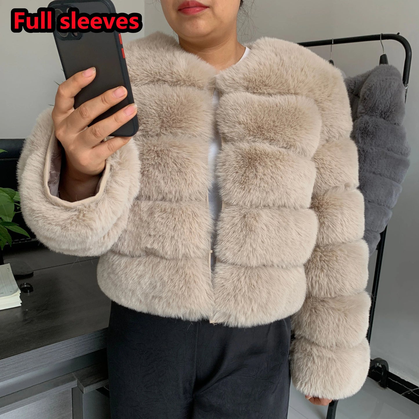 Luxury Women’s Faux Fox Fur Coat – Elegant Short Fluffy Winter Jacket