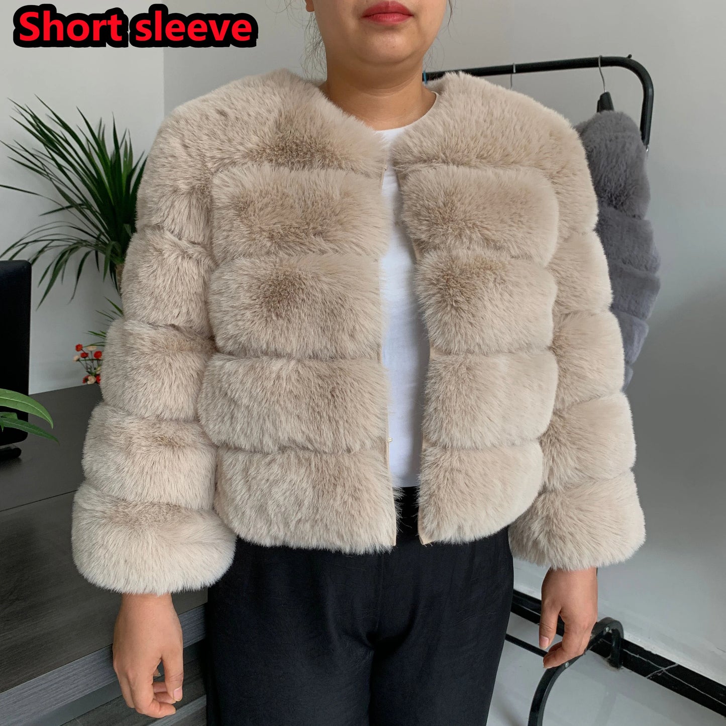 Luxury Women’s Faux Fox Fur Coat – Elegant Short Fluffy Winter Jacket